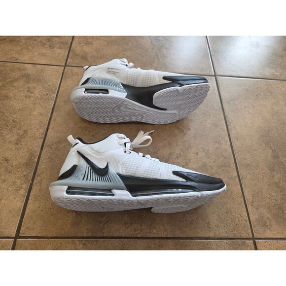 Nike LeBron Witness 7 White Black Basketball Shoes DZ3299-100 Mens Size 11.5 main image 4